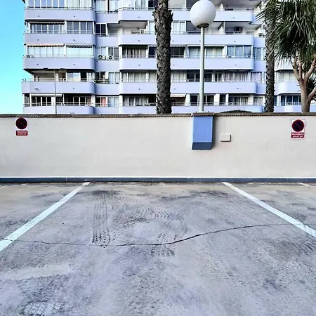 Delphine By Calpitality