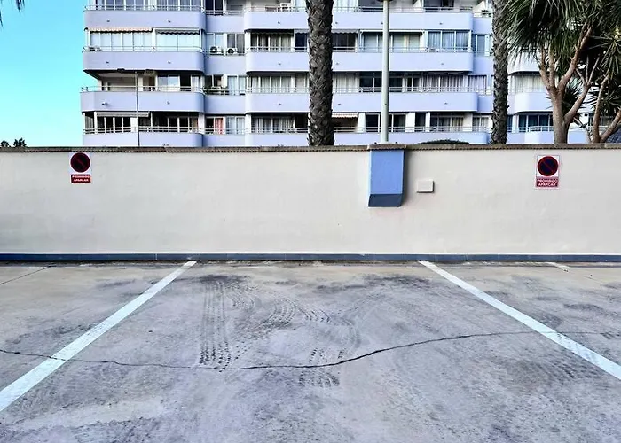 Delphine By Calpitality