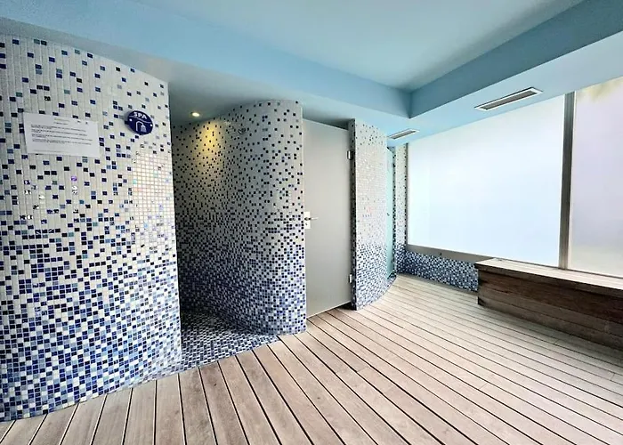 Delphine By Calpitality