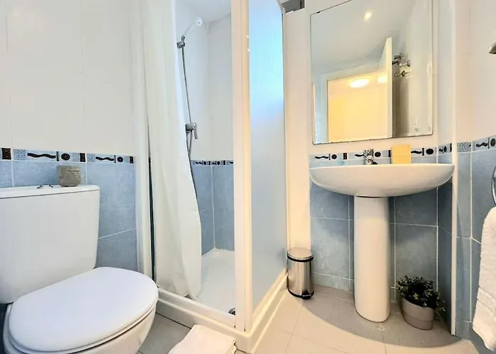 Delphine By Calpitality